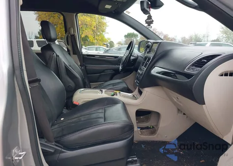 2019 Dodge Grand Caravan Sxt z USA, uszkodzony, nr VIN 2C4RDGCG5KR725373